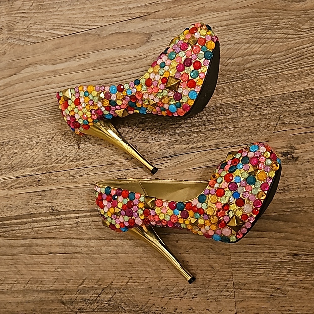 Stilletos - Picture 3 of 9